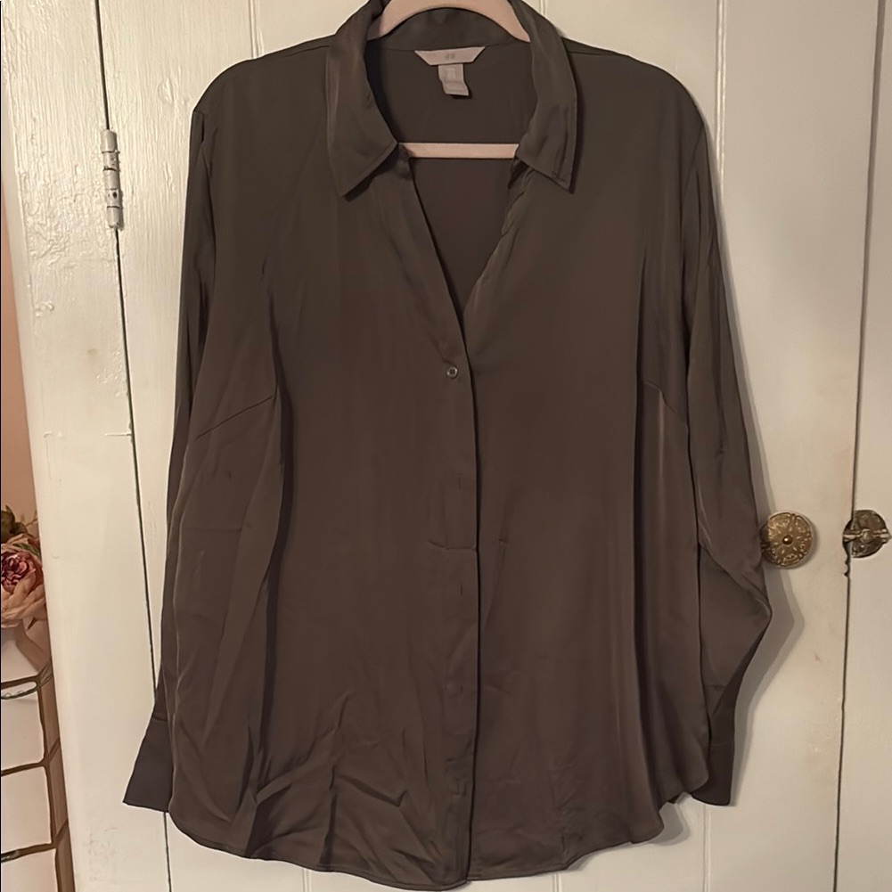 H&M Olive Green Button-Front Women's Blouse Xl